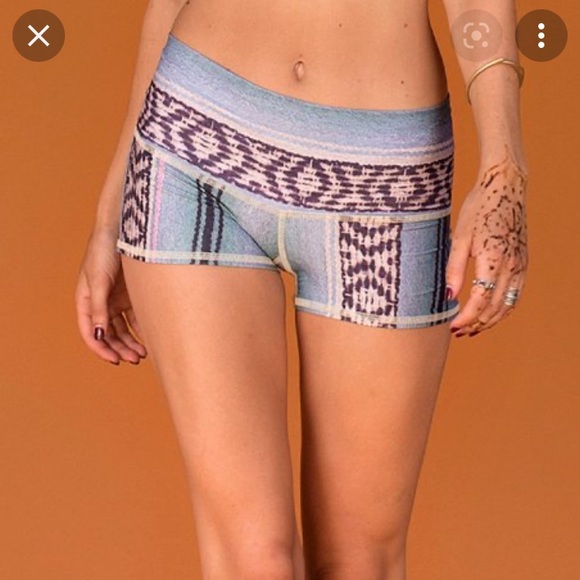 Teeki Shorts